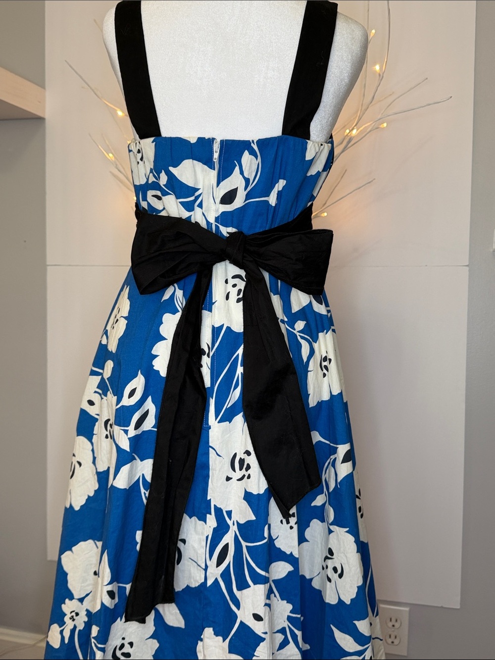 Sun dress GUC sleeveless blues with white flowers/ BLK trm Mach wash/fry SZ M - Picture 3 of 5